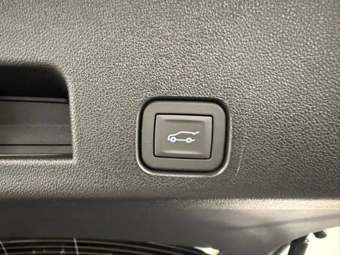 New 2026 GMC Acadia Denali Ultimate w/ LPO, Floor Liner Package image 9