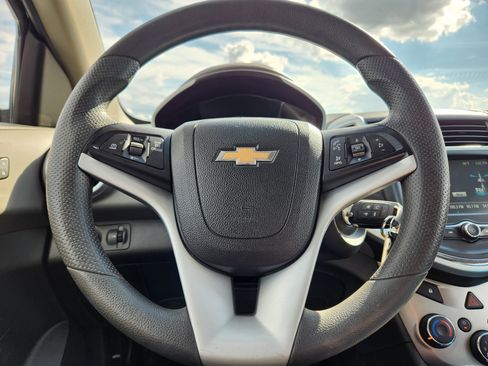 Used 2017 Chevrolet Sonic LT image 19