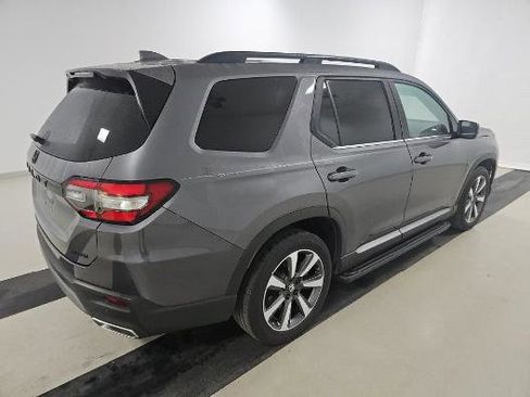 Used 2024 Honda Pilot Elite image 3