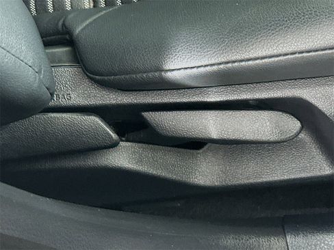 Used 2024 Toyota Camry SE image 21