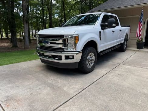 Used 2017 Ford F250 XLT w/ XLT Premium Package AWD/4WD image 1