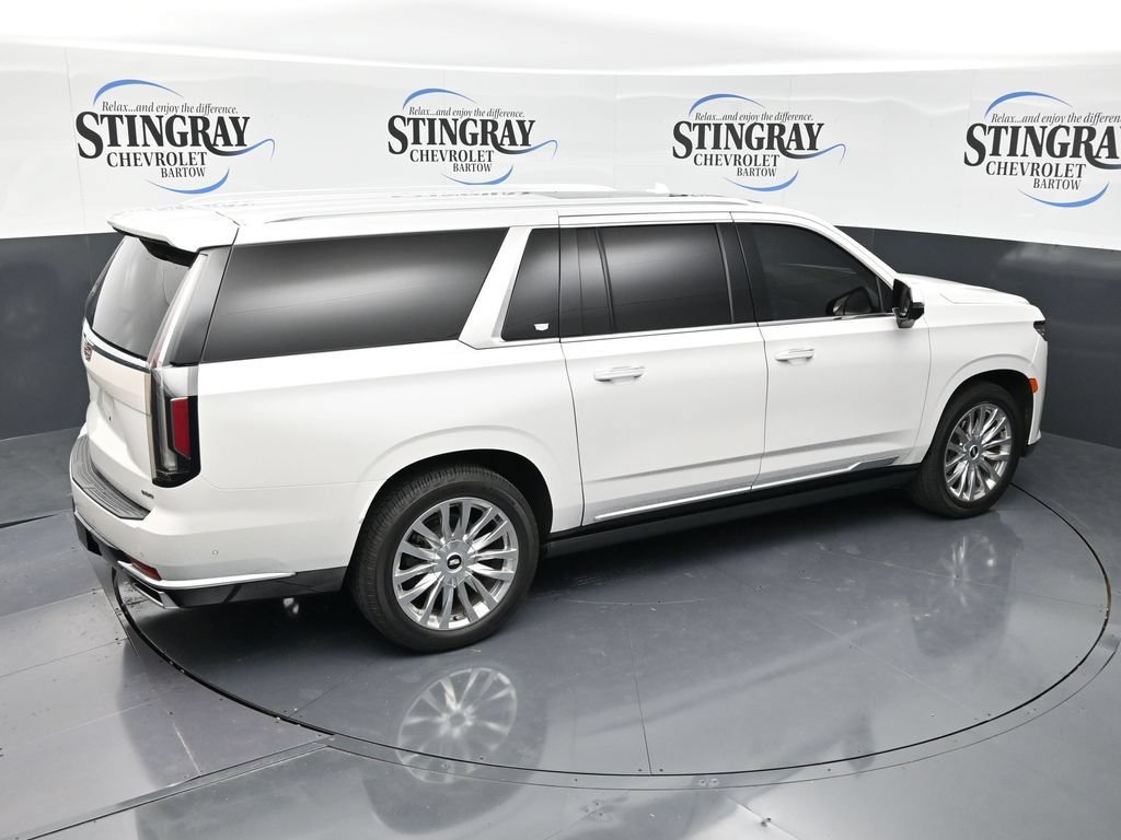 Used 2022 Cadillac Escalade ESV Premium Luxury w/ Performance Package AWD/4WD image 29