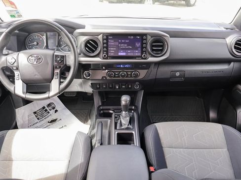 Used 2022 Toyota Tacoma TRD Off-Road w/ Technology Package image 7