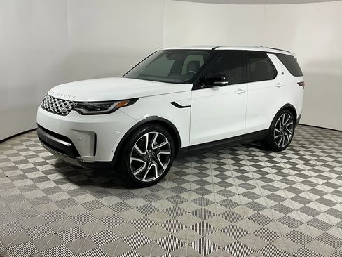 Used 2025 Land Rover Discovery S image 1