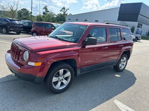 Used 2015 Jeep Patriot Latitude AWD/4WD image 3