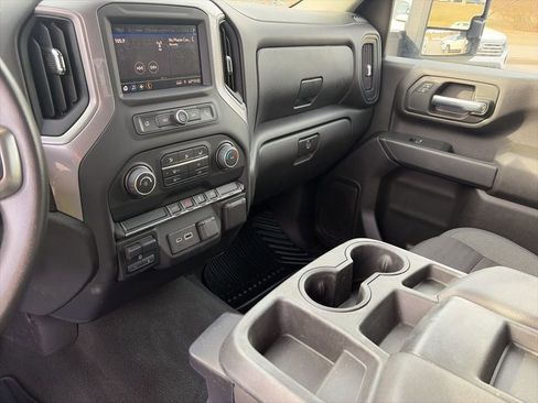 Used 2022 Chevrolet Silverado 2500 Custom w/ Custom Value Package image 18