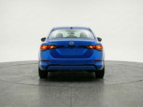 Used 2025 Nissan Sentra SV image 7