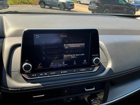 Used 2025 Nissan Rogue SV image 21