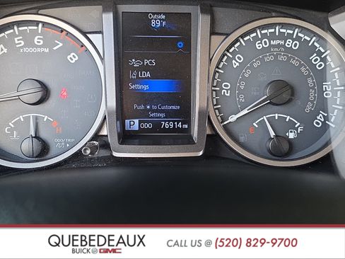 Used 2018 Toyota Tacoma SR5 RWD image 17