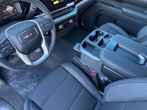 New 2026 GMC Sierra 1500 SLE w/ LPO, Black Badging Package image 9