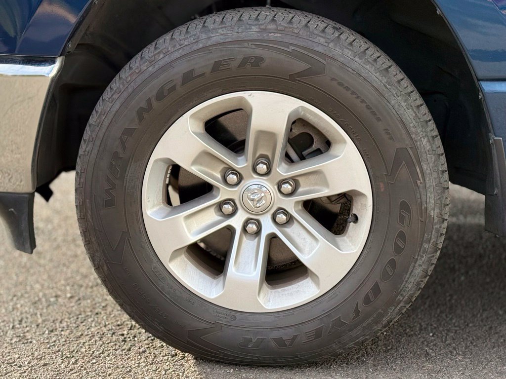 Used 2023 RAM 1500 Laramie AWD/4WD image 9
