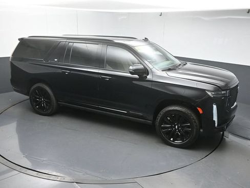 Used 2022 Cadillac Escalade ESV Sport Platinum AWD/4WD image 40