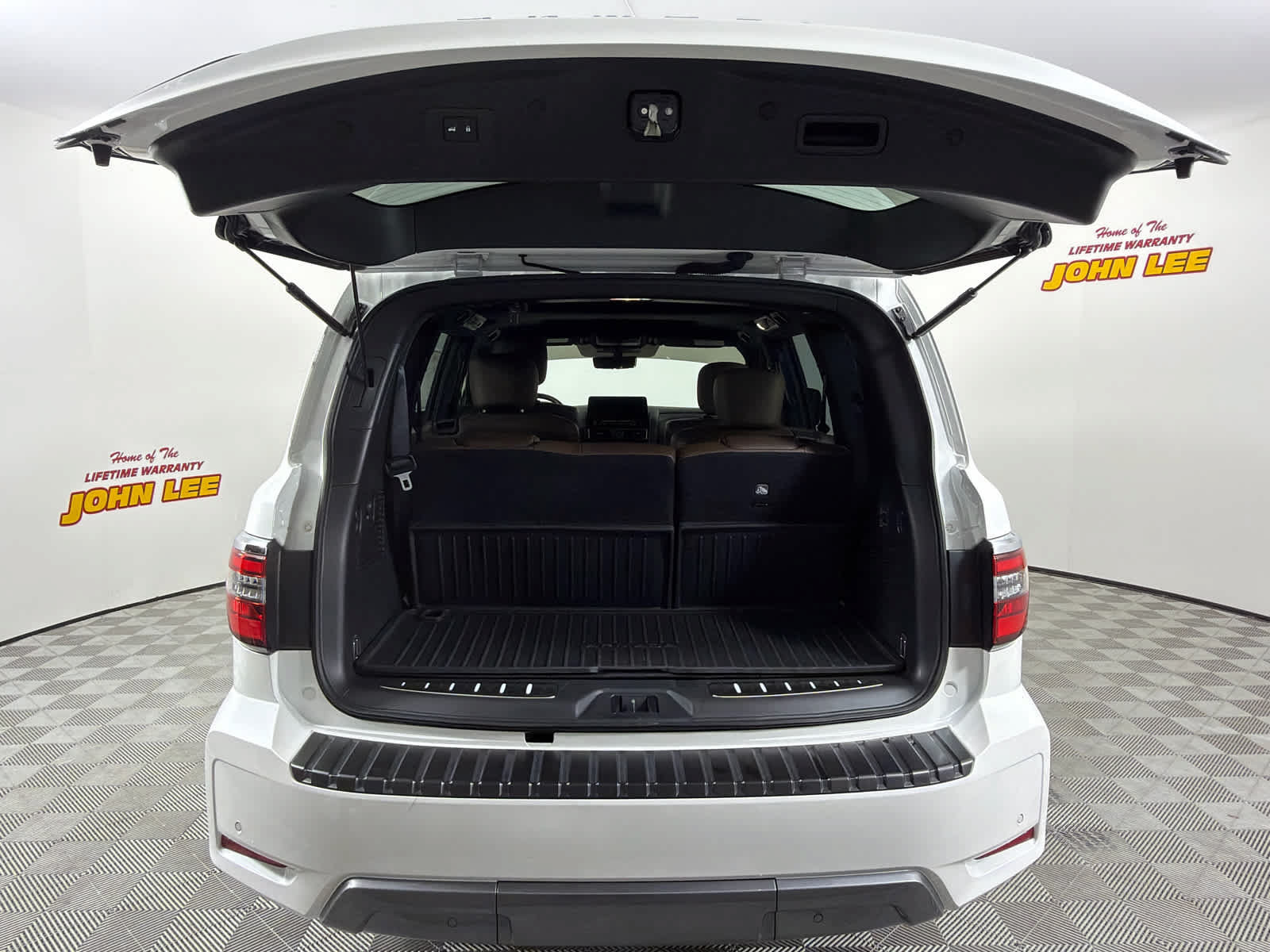 Certified 2024 Nissan Armada Platinum w/ Captain's Chairs Package RWD image 5