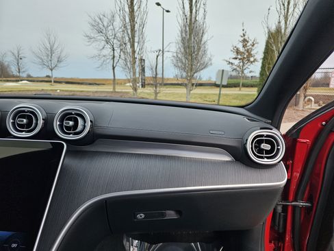 Used 2025 Mercedes-Benz C 300 4MATIC Sedan image 14