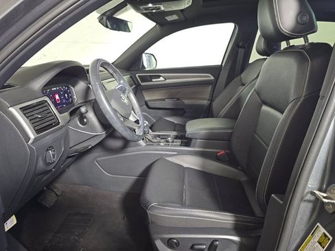 Used 2023 Volkswagen Atlas Cross Sport SE w/ Panoramic Sunroof Package AWD/4WD image 4