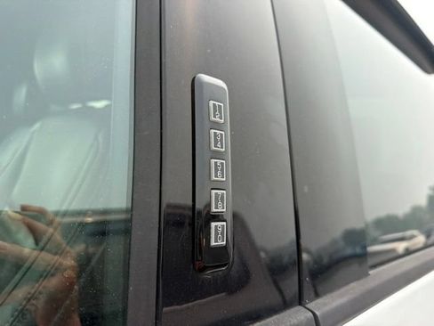 Used 2019 Ford F250 Lariat w/ Lariat Ultimate Package AWD/4WD image 4