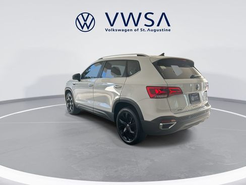 Certified 2023 Volkswagen Taos SE FWD image 6