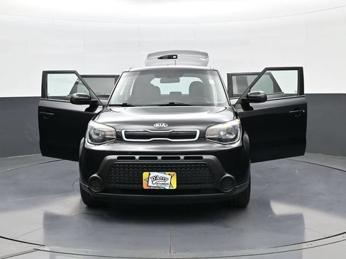 Used 2015 Kia Soul + FWD image 31