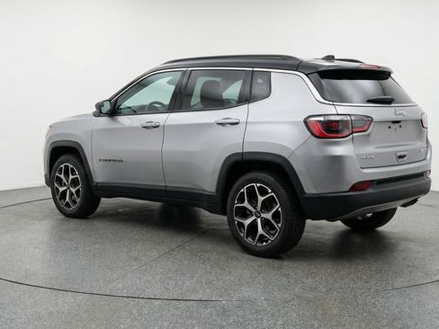 Used 2025 Jeep Compass Limited image 6