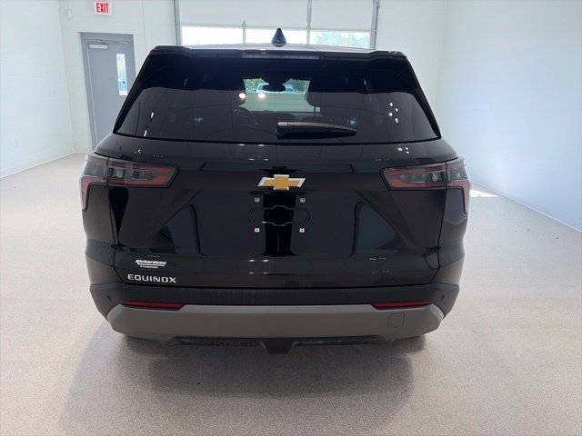 New 2027 Chevrolet Equinox LT w/ Convenience Package II FWD image 5