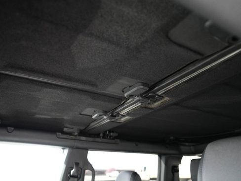 Used 2023 Ford Bronco Everglades image 17