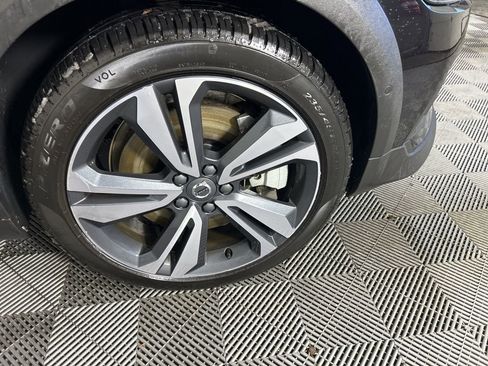 Used 2025 Volvo V60 B5 Cross Country Plus image 4