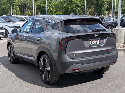 Used 2025 Nissan Kicks SR AWD/4WD image 5