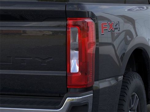 New 2025 Ford F350 XLT w/ FX4 Off-Road Package image 21