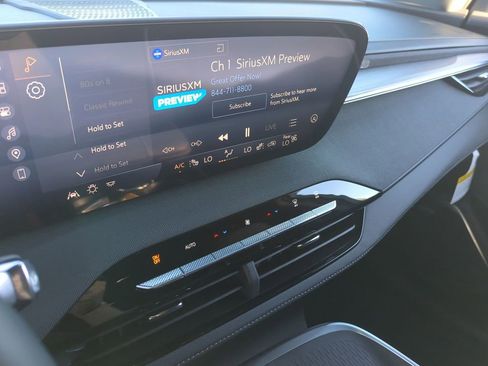 Used 2025 Buick Enclave Preferred image 13