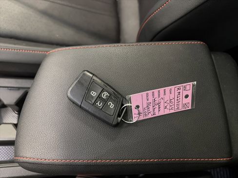 Used 2024 Volkswagen Tiguan Wolfsburg Edition AWD/4WD image 40