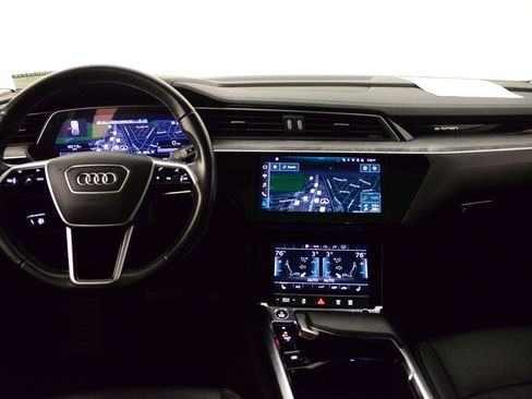 Certified 2022 Audi e-tron Premium image 13