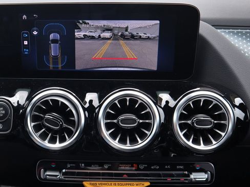 New 2025 Mercedes-Benz GLA 250 4MATIC image 17