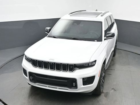 Used 2024 Jeep Grand Cherokee L Overland w/ Advanced Protech Group III AWD/4WD image 38