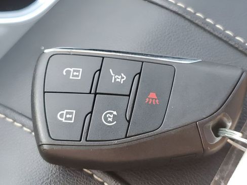 Used 2025 GMC Acadia Elevation image 39