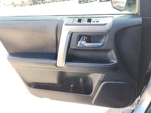 Used 2019 Toyota 4Runner SR5 AWD/4WD image 28