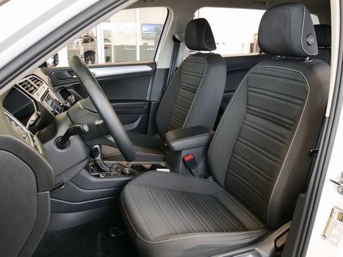 Used 2022 Volkswagen Tiguan S image 10