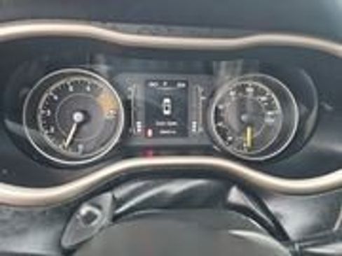 Used 2017 Jeep Cherokee Latitude w/ Comfort/Convenience Group image 11