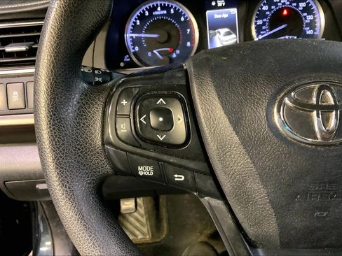 Used 2016 Toyota Camry LE image 23