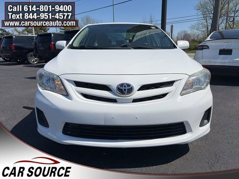 Used 2011 Toyota Corolla LE image 2