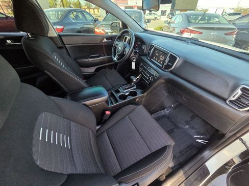 Used 2017 Kia Sportage LX w/ LX Popular Package image 17