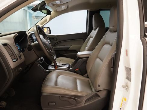 Used 2020 Chevrolet Colorado W/T w/ WT Convenience Package RWD image 5
