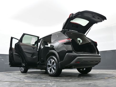 Used 2023 Nissan Rogue SV image 50