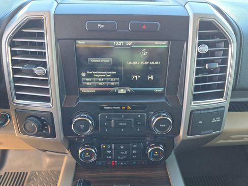 Used 2015 Ford F150 Lariat image 24