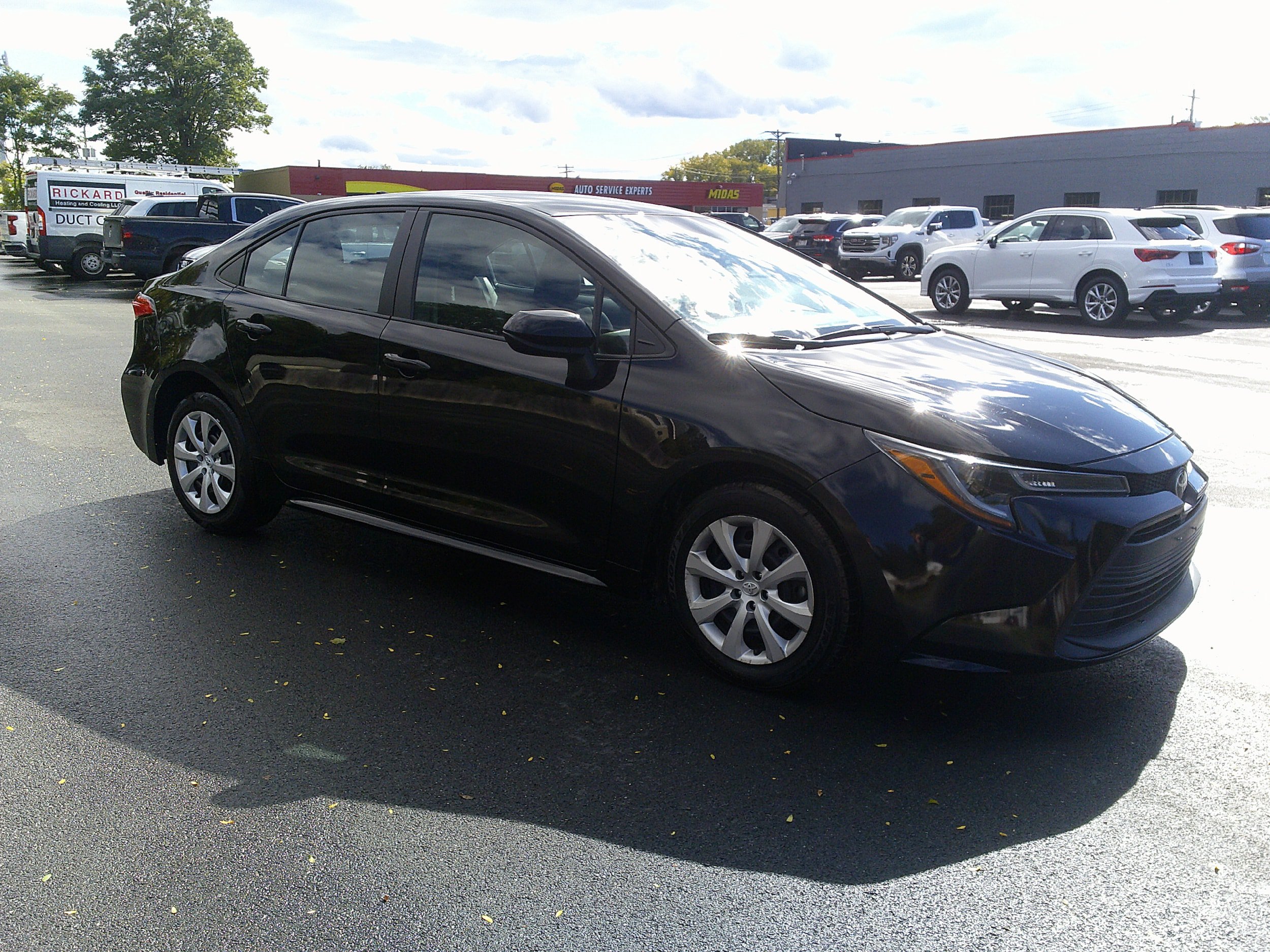 Used 2024 Toyota Corolla LE FWD image 5