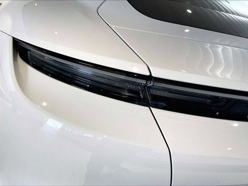 Used 2025 Porsche Taycan image 34