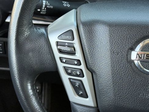 Used 2021 Nissan Titan SV w/ SV Convenience Package image 14