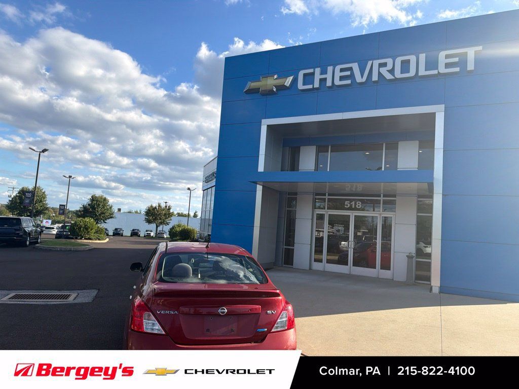 Used 2014 Nissan Versa SV w/ Convenience Package FWD image 6