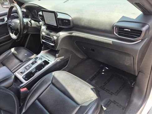 Used 2020 Ford Explorer XLT w/ Equipment Group 202A AWD/4WD image 21