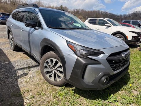 Used 2025 Subaru Outback Premium image 22