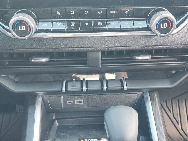 Used 2026 Chevrolet Colorado Trail Boss AWD/4WD image 21